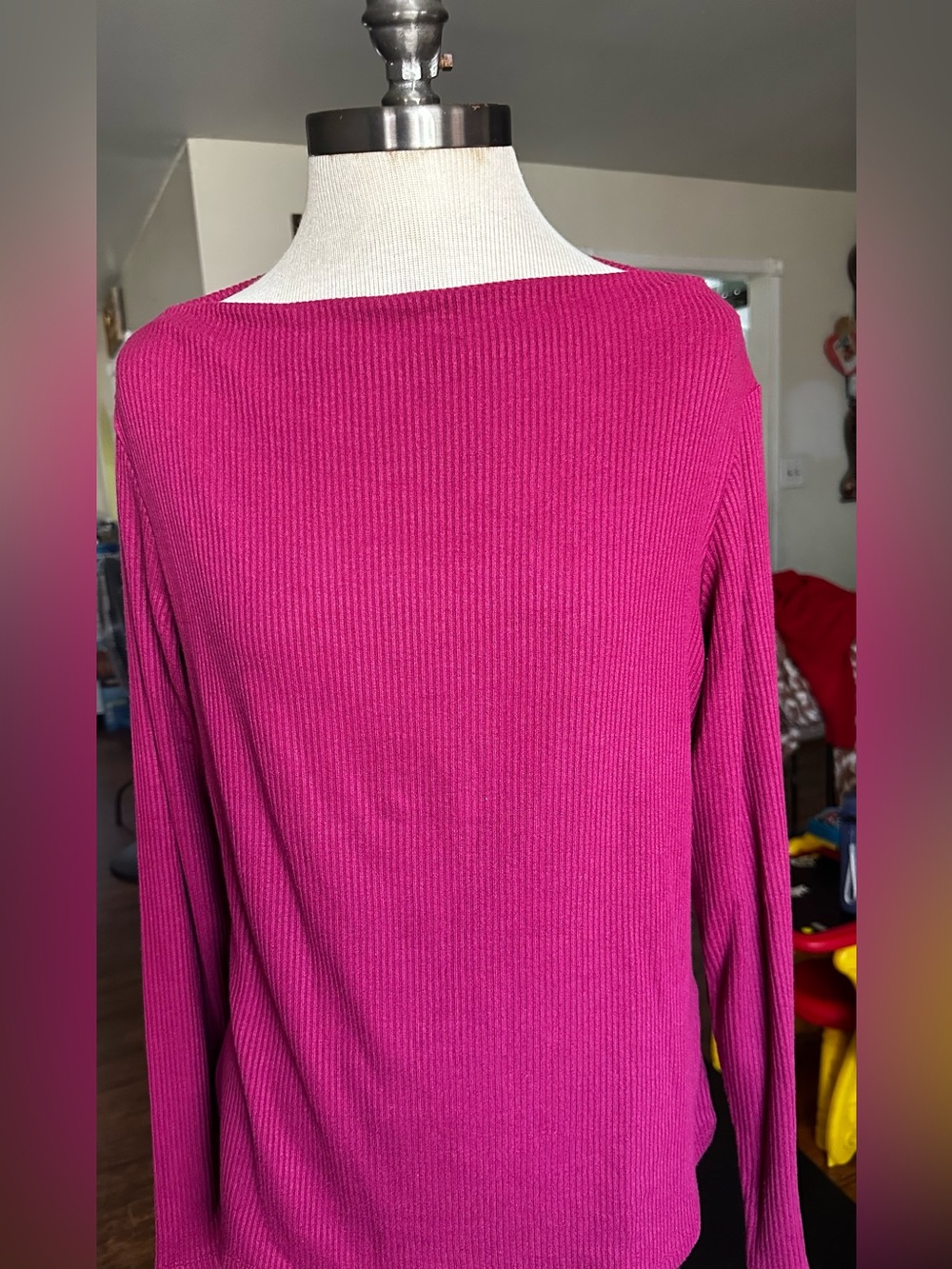 Banana Republic Fuchsia Ribbed Crew Neck Sweater